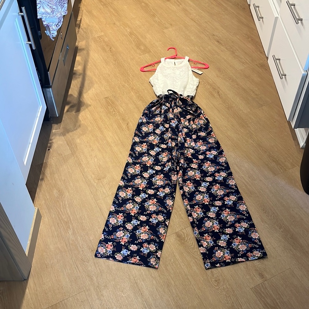 NWT Francesca’s Collection Floral Jumpsuit